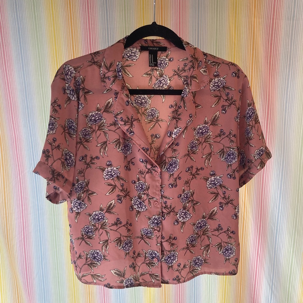 Forever 21 pink floral button-up blouse size M